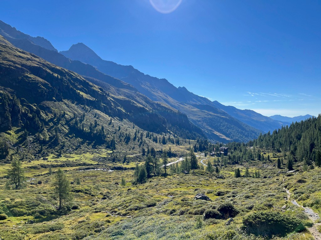 zdjęcie doliny górskiej